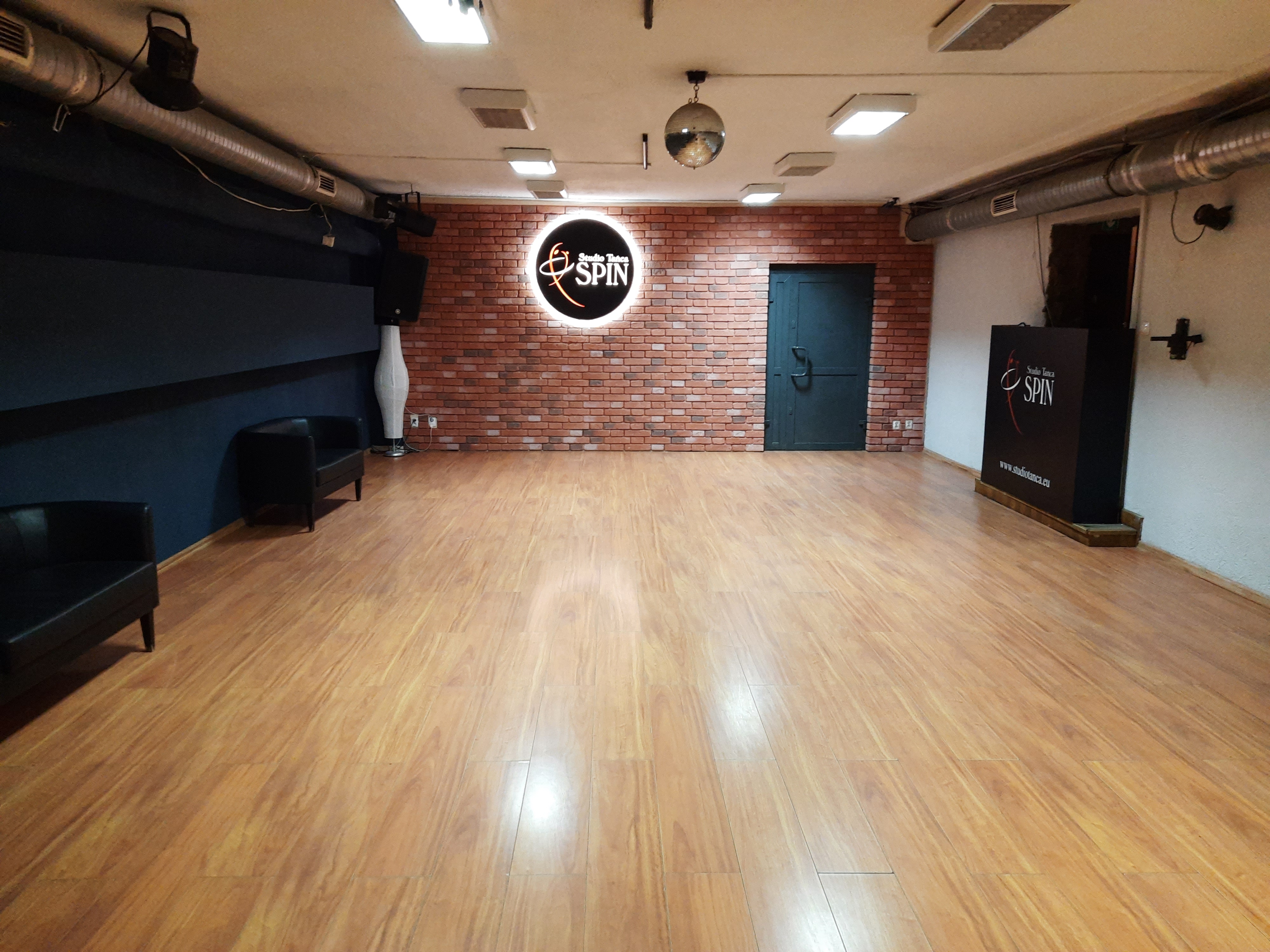 Studio Tańca Spin Duża Sala Taneczna -tył